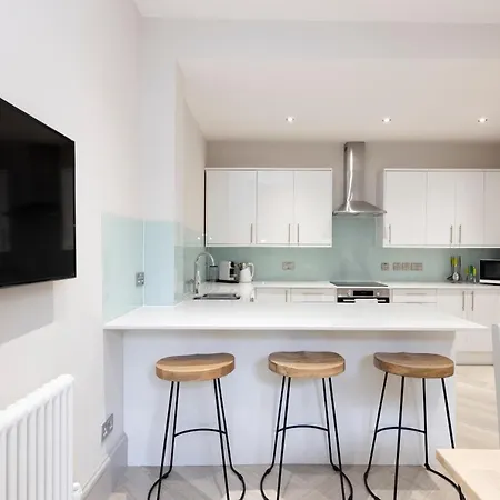 Stylish 3-bedroom Getaway *