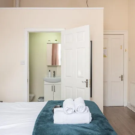 Spacious Ensuite In City Centre - Excellent Location Edimburgo