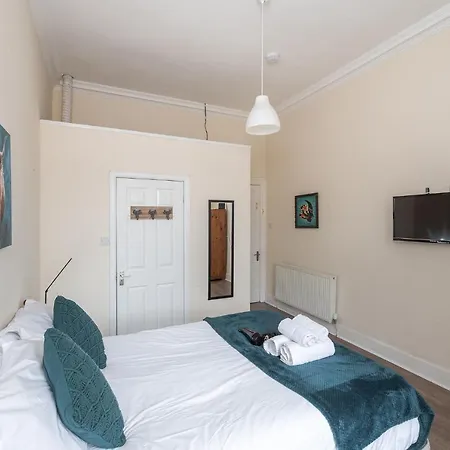 Spacious Ensuite In City Centre - Excellent Location