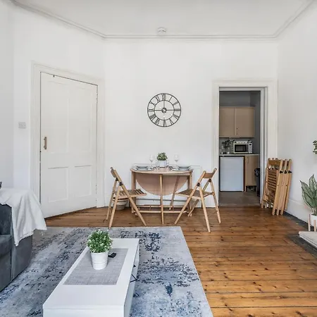 Appartamento Centre 2 Bedroom Flat - Close To Haymarket Train Station. Edimburgo