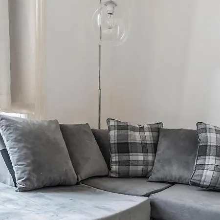 Centre 2 Bedroom Flat - Close To Haymarket Train Station. Appartamento