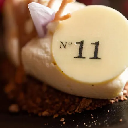 No11 Boutique & Brasserie Hotell