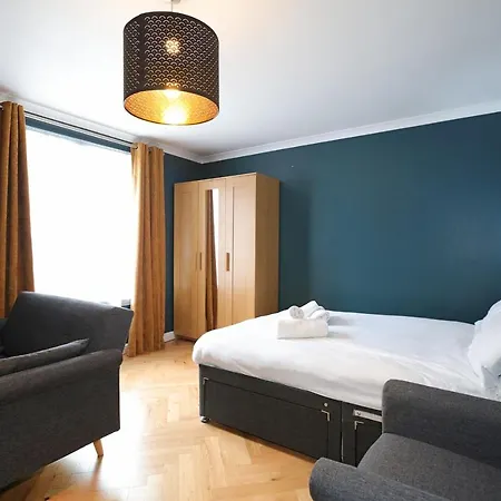 شقة Spacious 4br Centre W/ Free Parking