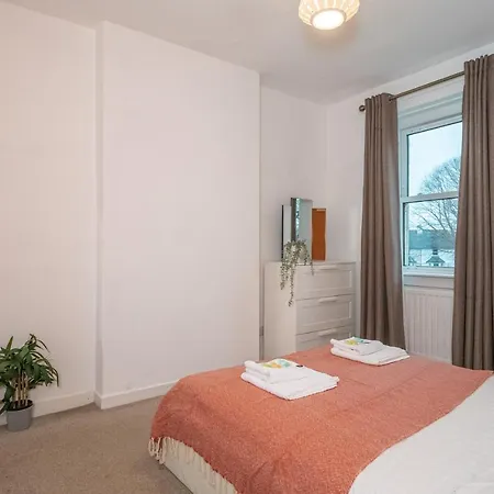Apartment Pass The Keys Cosy And Spacious 2 Beds Flat With - Free Parking