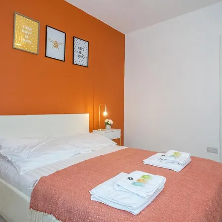 Apartment Pass The Keys Cosy And Spacious 2 Beds Flat With - Free Parking
