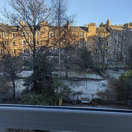 Bright Close To City Centre Rum i privatbostad Edinburg