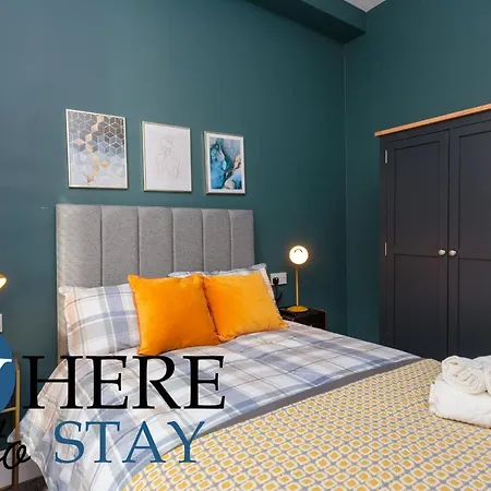 Stylish 2bed Underneath Castle * Edinburgh