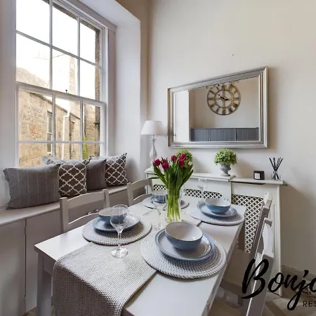 Apartment Montaigne - 2 Br-1ba In Stockbridge By Bonjour Residences *