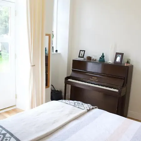 Modern 1bd Flat In