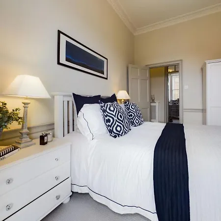 Stylish & Modern 2 Bedroom - Stockbridge. Edinburgh