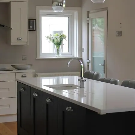 Gorgeous Family 15 Mins From City Centre