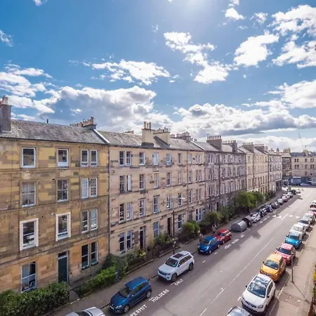 Modern & Central Georgian Flat Near Castle Apartment Edinburgh