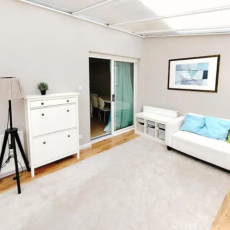 Homestay Modern And Spacious Double&king Bedrooms Both With Private Bathrooms