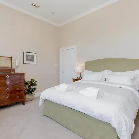 Stunning New Town 3 Bed 아파트 *