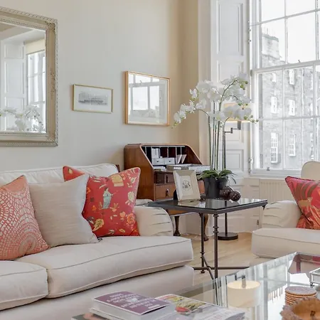 Stunning New Town 3 Bed 아파트