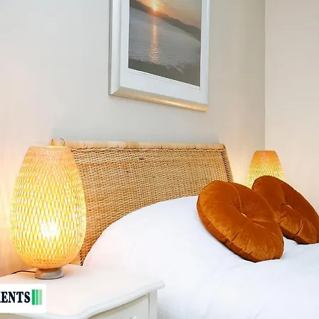 Large 2 Bed Centre - Free Parking Appartamento