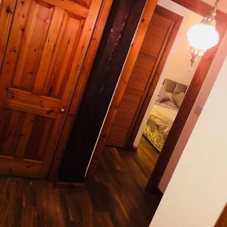 Vibrant At The Shore In Leith * Edinburgh