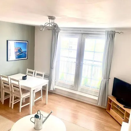 Daire Bright Modern Edinburgh