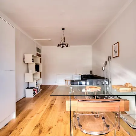 Modern Royal Mile 2 Bed Flat - Pass The Keys Apartament