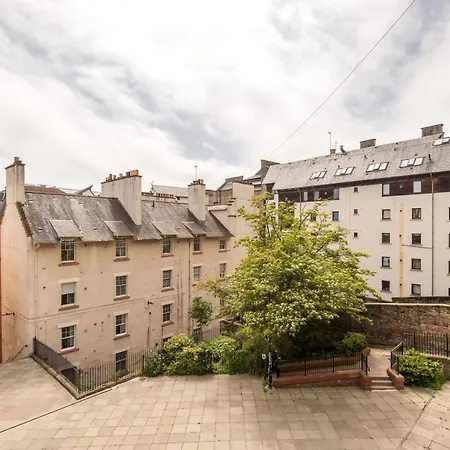 Апартаменты The Tron Square *