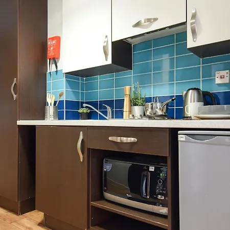 And Ensuite Bedrooms With Shared Kitchen At Fountainbridge In