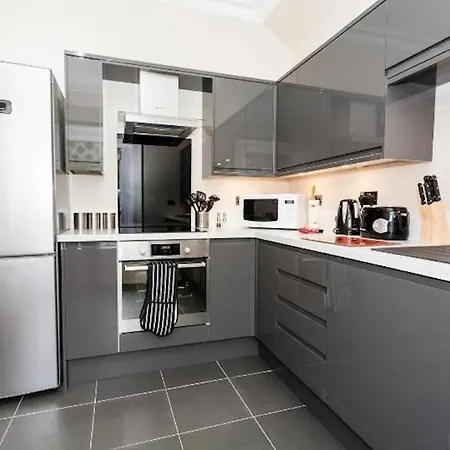 Entire, & Fully- Equipped Flat, West End Edimburgo