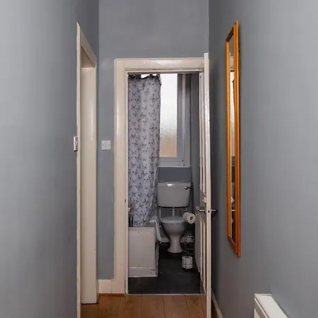 Cozy 2 Bedroom By Leith Water/ Ocean * Edimburgo
