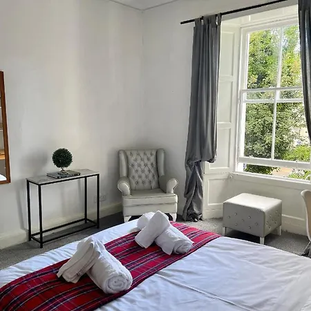 Newington, 1st Floor 4 Bedroom Flat 公寓 *