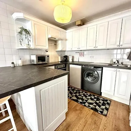 Apartment Centre Hidden Hideout For 2 *