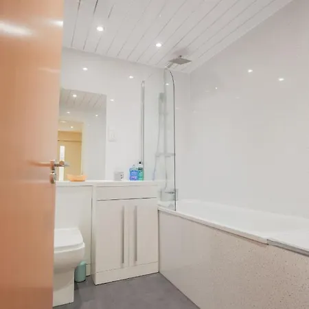 Stylish Modern Newly Built 15 Min From Centre Lägenhet Edinburg