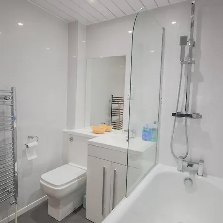 Stylish Modern Newly Built 15 Min From Centre Lägenhet *