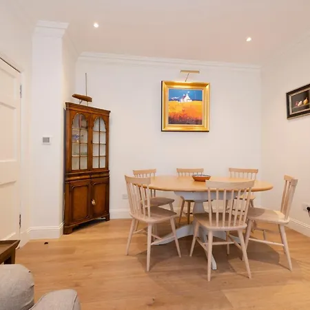 Appartement Elegant 3-bedroom In Centre