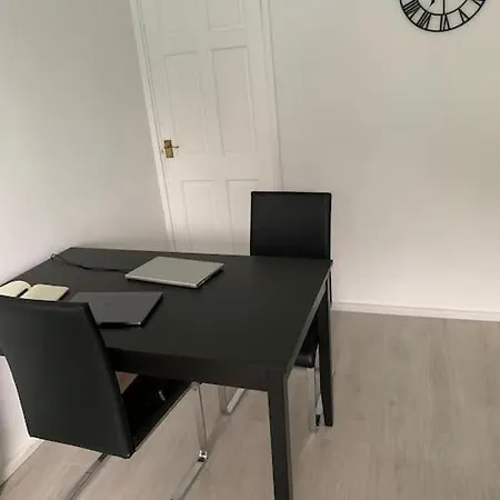 City Centre Flat Super Close To Old Town, University & Fringe Venues * Edimburgo