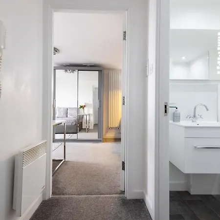 Joivy Elegant Flat With Balcony Apartment