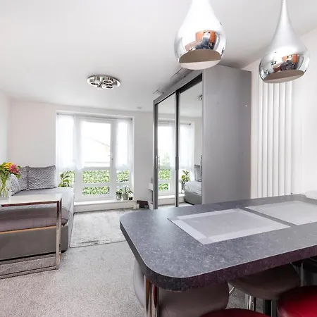 Apartment Joivy Elegant Flat With Balcony Edinburgh