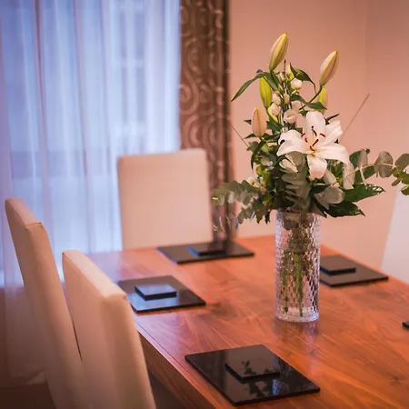 The Knight By Mansley 4*