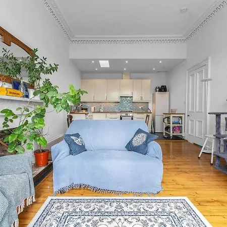 Bright And Spacious Flat Overlooking The Meadows * Эдинбург