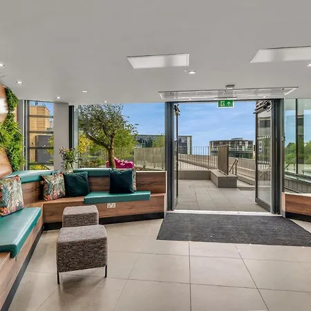 Roomzzz Apartahotel Edimburgo