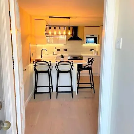 Stylish, And Cosy 1bd Nr Canongate Apartmán Edinburgh