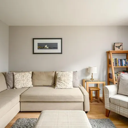 Castle View Hideaway Apartment *