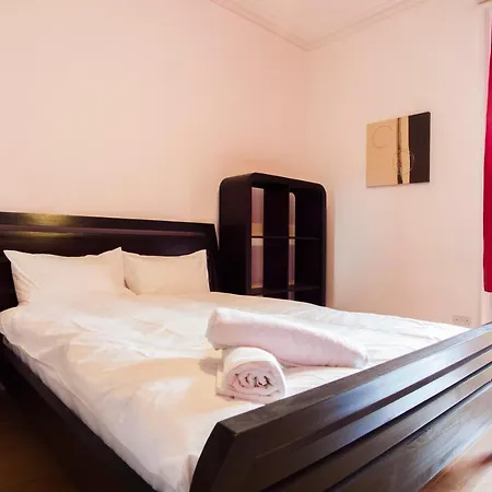 My Meadows, Centre Apartment, Sunny&spacious Апартаменты *