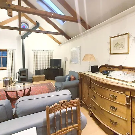 Apartment 2-bedroom With Parking - Ground Floor Edinburgh