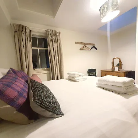 2-bedroom With Parking - Ground Floor * Edinburgh
