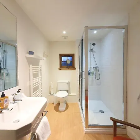 2-bedroom With Parking - Ground Floor Edinburgh