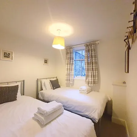 2-bedroom With Parking - Ground Floor Apartment
