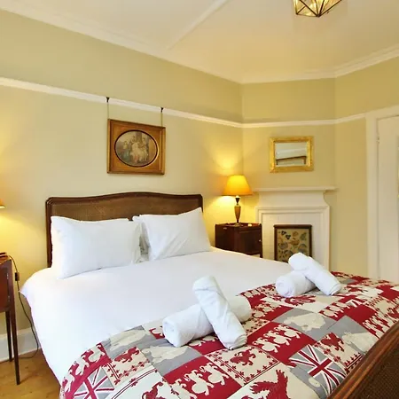 Apartmán Elegant 3-bedroom Ramsay Garden In Centre Edinburgh