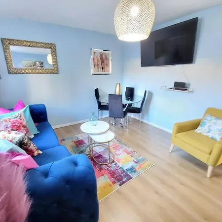 Apartamento Harrismith Place By Sensational Short Lets & Serviced With Free Parking & Wi-fi *