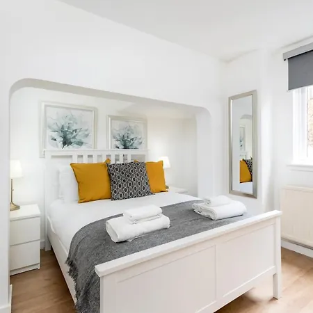 Cosy 1 Bedroom In The West End Lejlighed
