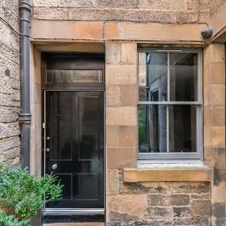 Immaculate 3 Bed With Private Entrance In Inverleith