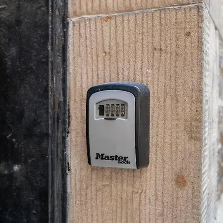 Immaculate 3 Bed With Private Entrance In Inverleith Edinburgh